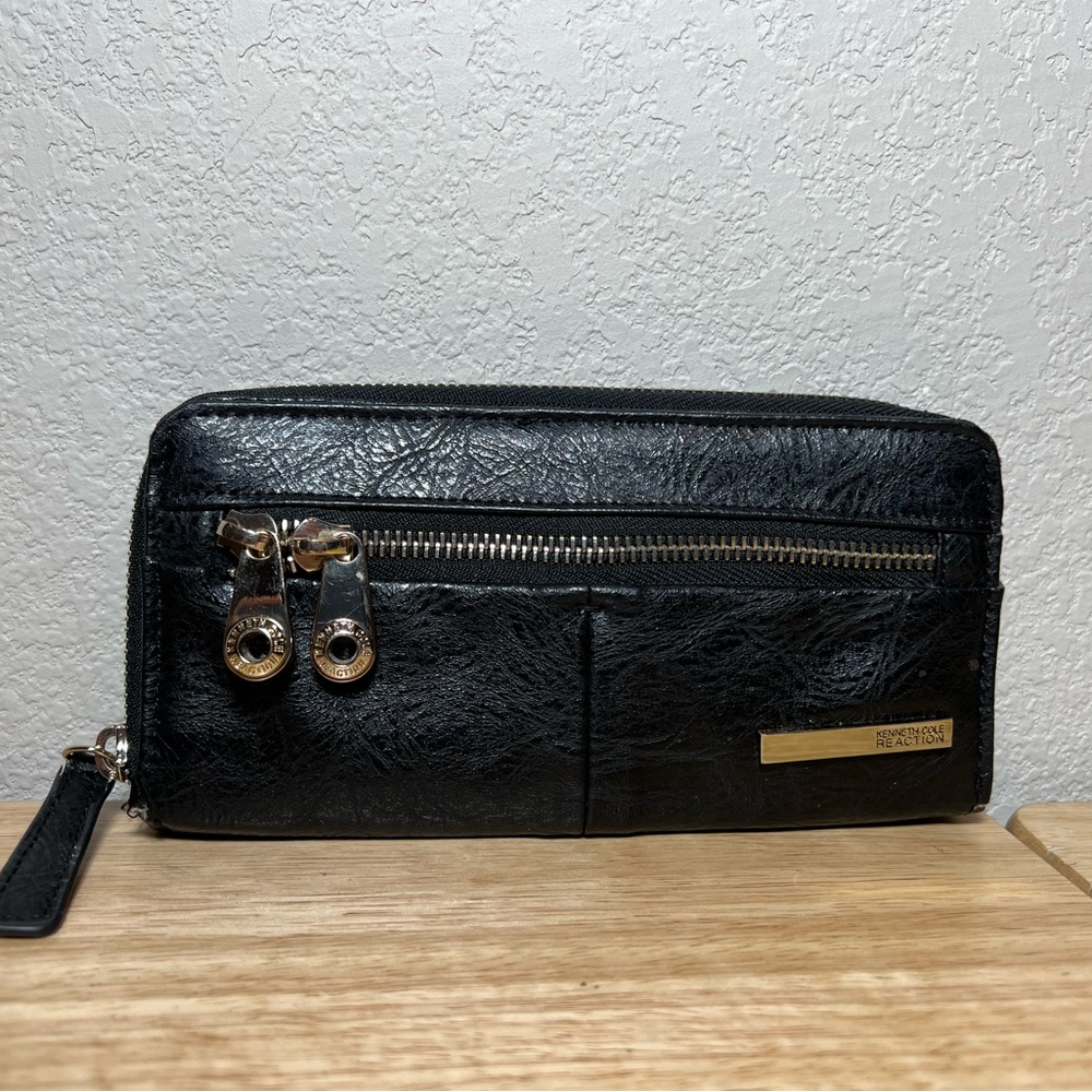 Kenneth cole reaction black leather zip around accordion wallet